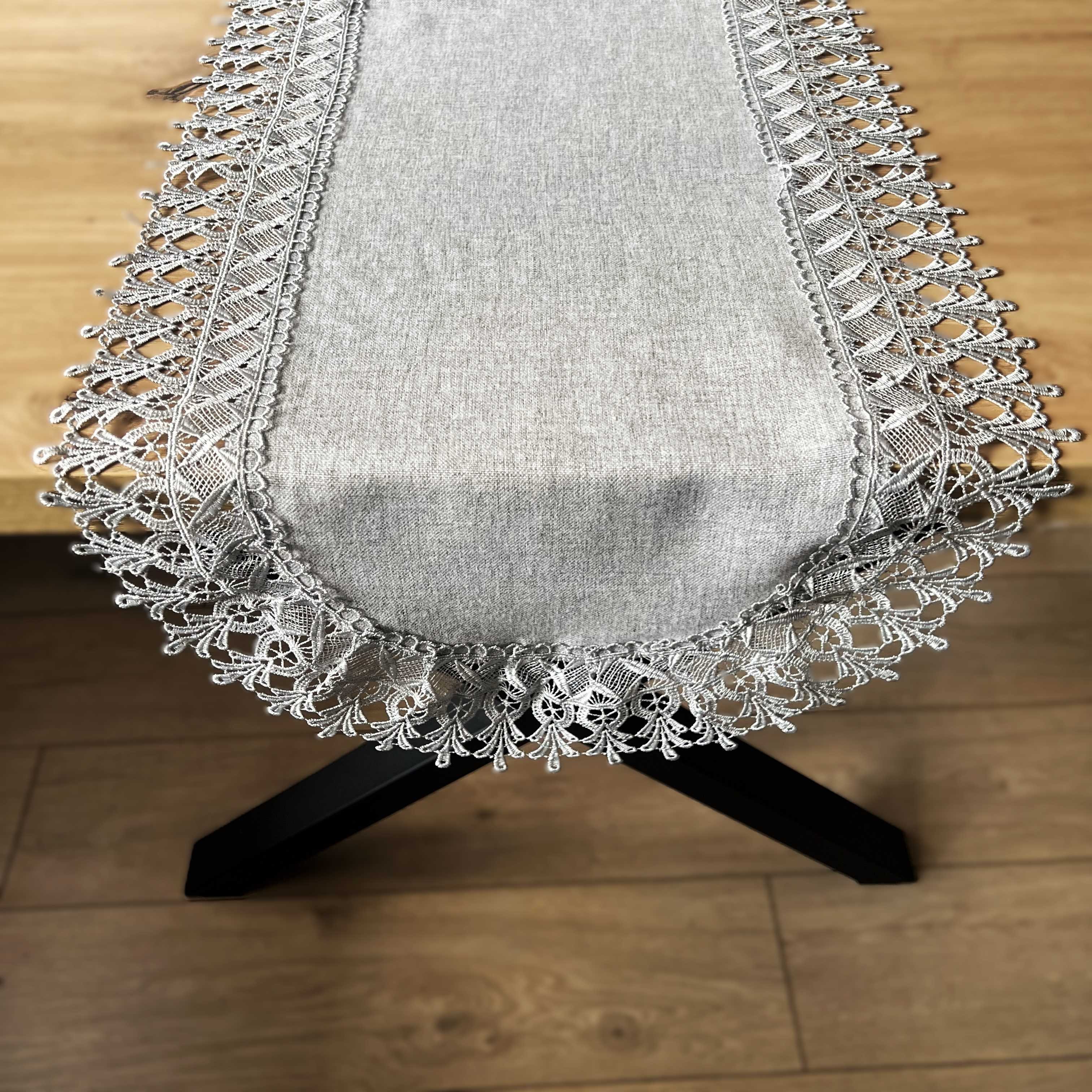 Bieżnik z gipiurą owalny imitacja lnu szary stylowy - 40x85 cm Bieżnik z gipiurą owalny imitacja lnu szary stylowy - 40x85 cm