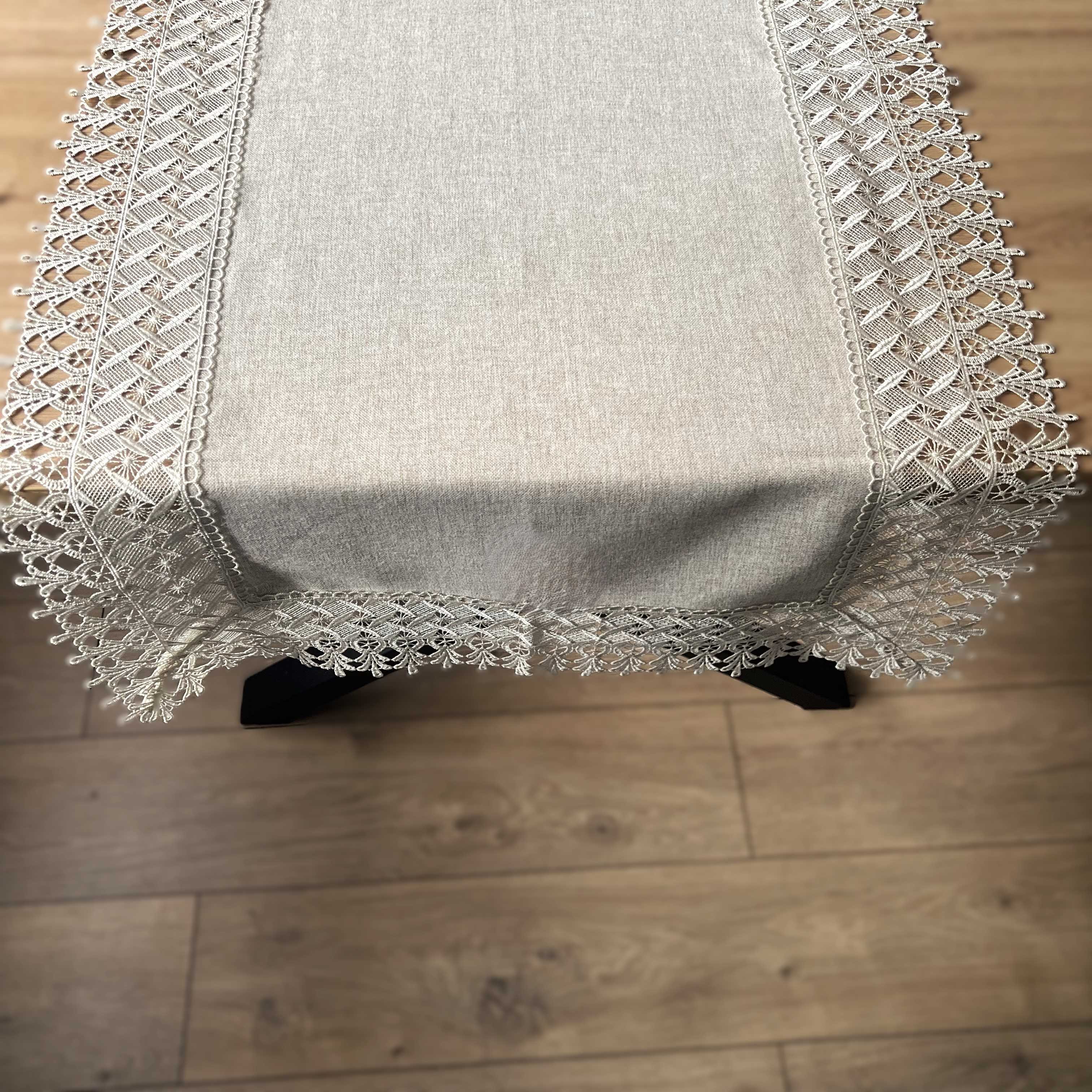 Bieżnik z gipiurą imitacja lnu elegancki prostokątny beżowy - 40x160 cm Bieżnik z gipiurą imitacja lnu elegancki prostokątny beżowy - 40x160 cm