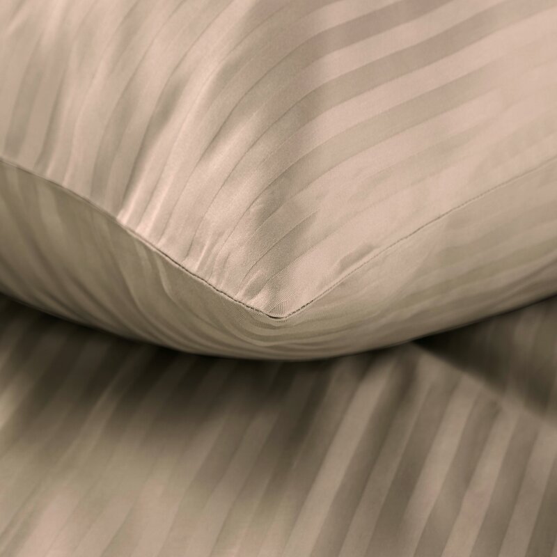 Komplet pościeli w prążki satyna bawełniana beżowa - 160x200 cm Komplet pościeli w prążki satyna bawełniana beżowa - 160x200 cm